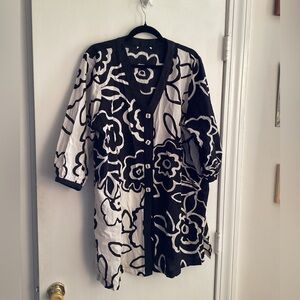 Black/White Casual Women's Beach Oversized 3/4 Sleeved Shirt size XL